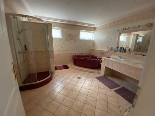 A- Villa (vend�gh�z)