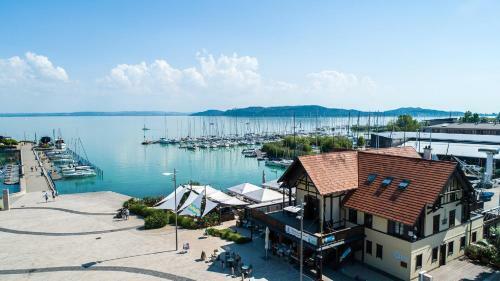 Apartments In Balatonf�red 18766