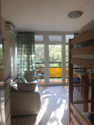 Apartamento Adrian's Home