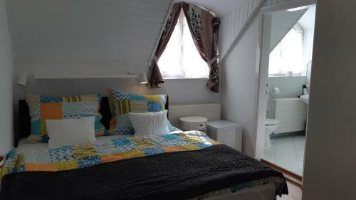 Hostal K�k Hull�m Vend�gh�z