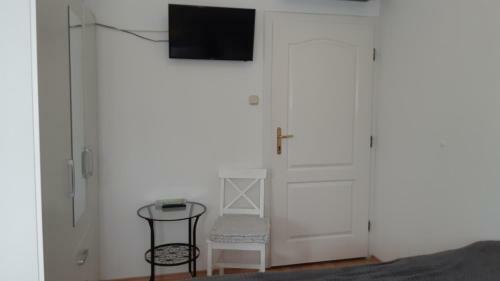 Hostal K�k Hull�m Vend�gh�z