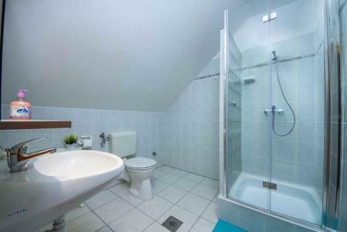 Apartment In Balatonmariaf�rdo 40852