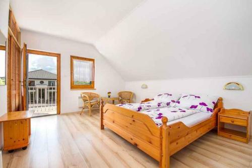 Apartment In Balatonmariaf�rdo 40852