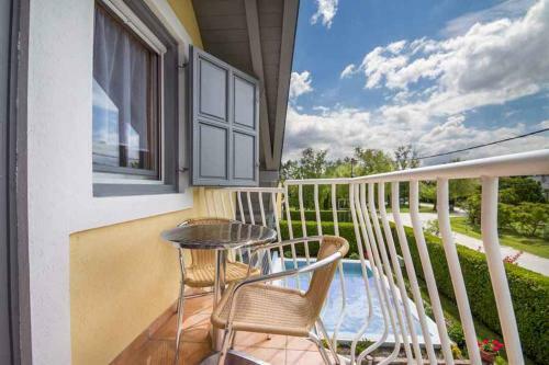 Apartment In Balatonmariaf�rdo 40852