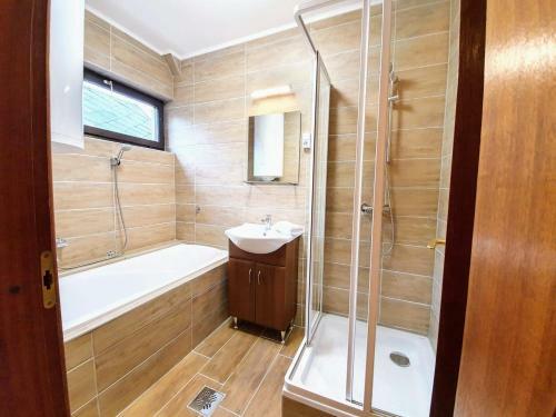 Varga Gardens Balatonm�riaf�rd?