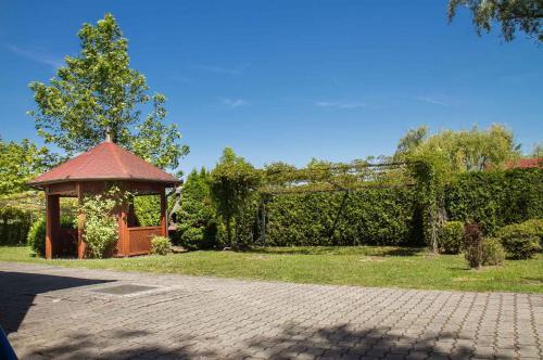 Apartment In Balatonmariaf�rdo 40858