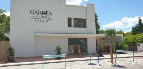 Bed & Breakfast Garden Club Panzi�