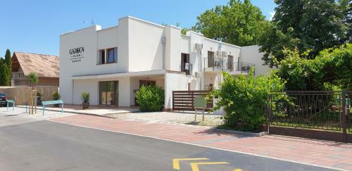 Bed & Breakfast Garden Club Panzi�