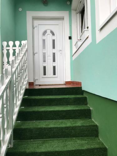 R�zsav�lgy Apartman
