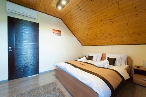 Bier-lak Apartman House 71
