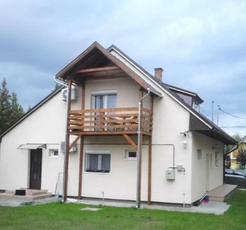 Dianett Apartmanh�z