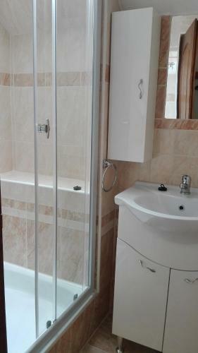 Dianett Apartmanh�z