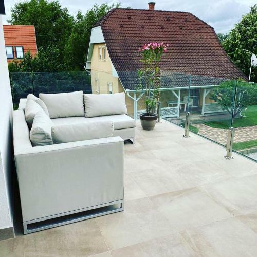 Lelle Sun And Pool Apartments