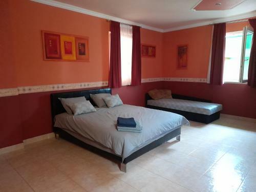 Fekete B�r�ny Apartman