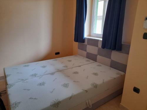 Fekete B�r�ny Apartman