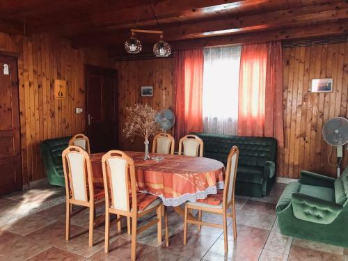 Lellei Pihen?h�z Balatonlelle