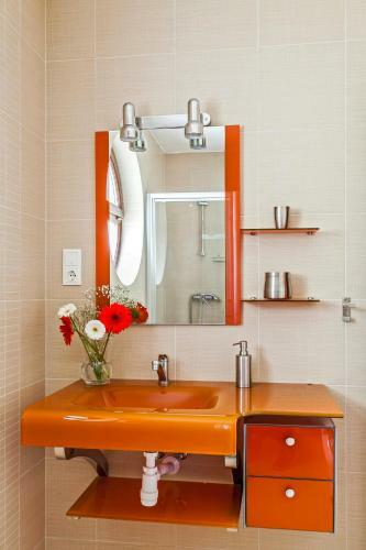 Panoramic Art Apartment With Jacuzzi