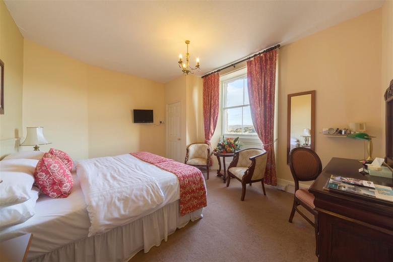 Best Western Limpley Stoke Hotel