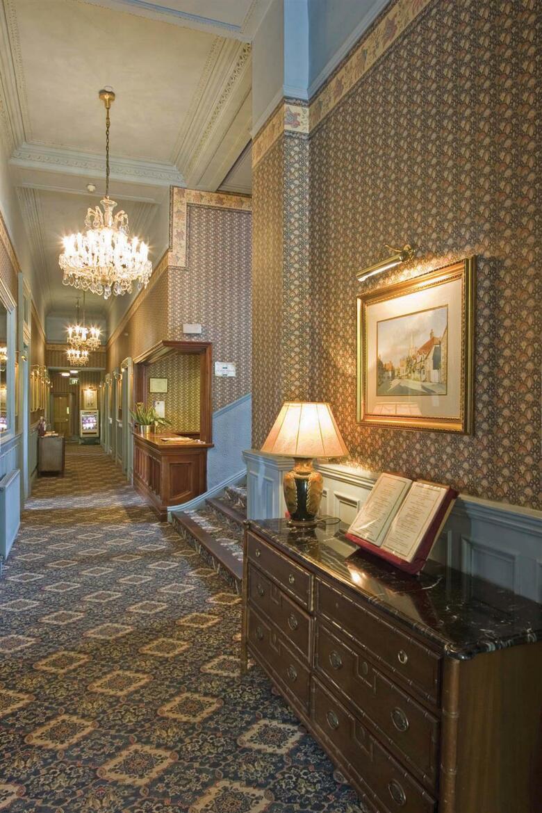 Best Western Limpley Stoke Hotel