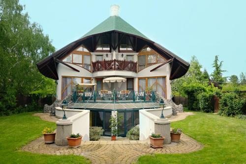 Luxusvilla Balatonsz�rsz�