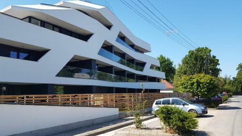Szemes Marina Luxury Apartments