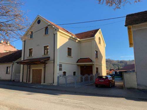 Hostal Vinarija Zlatar