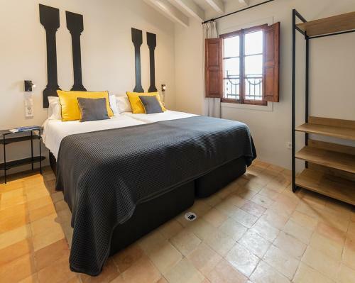 Hotel Unic - Turisme D'interior