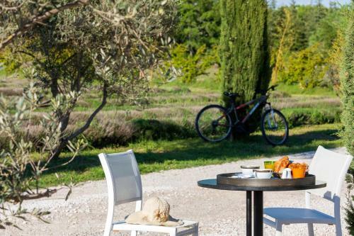 Hostal Chambre Romantique, Jacuzzi Et Lit D'exception