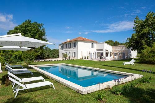 Hostal Chambre Romantique, Jacuzzi Et Lit D'exception