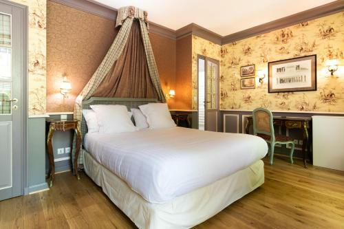 Hotel Caf� De Paris