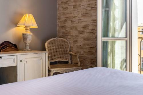 Hotel Caf� De Paris