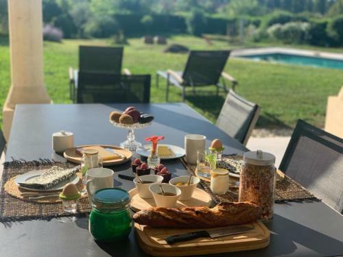 Hostal La Parenthese Saint Donat