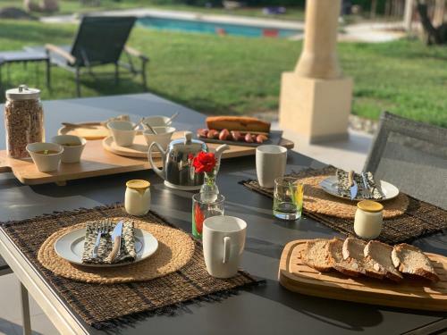 Hostal La Parenthese Saint Donat