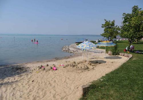 Apartments In Balatonvilagos/balaton 26340