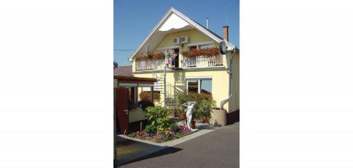 Apartments In Balatonvilagos/balaton 26340