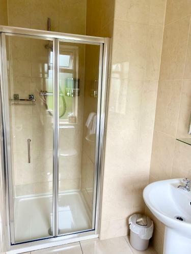Seven Oaks B&B
