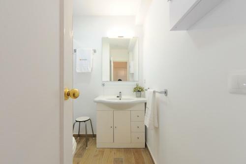 Sea Views Aloha Apartment By Ghr Rentals