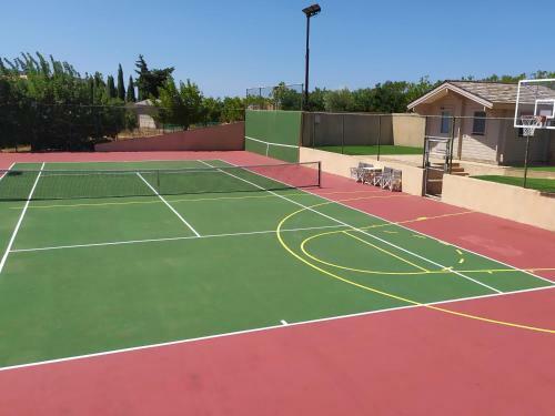 Lyciponon Tennis Villa