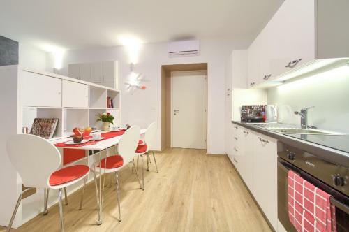 Logo Apartments 5 Min Walk To Main Square