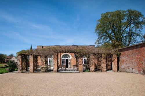 Bannatyne's Charlton House Spa Hotel