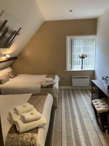 High Tor Hotel