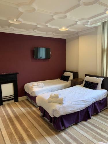 High Tor Hotel