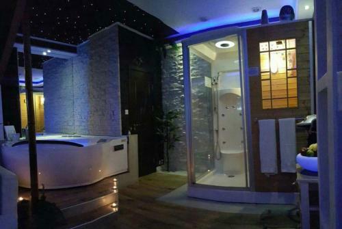 Hostal Glamour Wellness Apartments