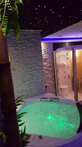 Hostal Glamour Wellness Apartments