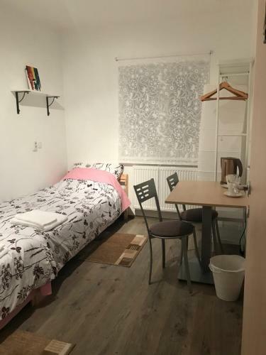 Albergue Rooms Miki
