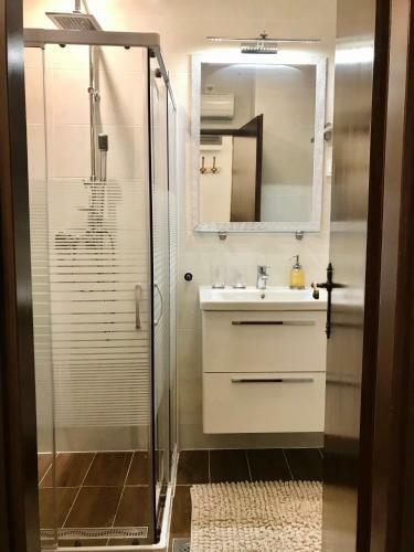Hostal Monikarooms
