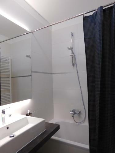 New Cosy Apartment Near Arena
