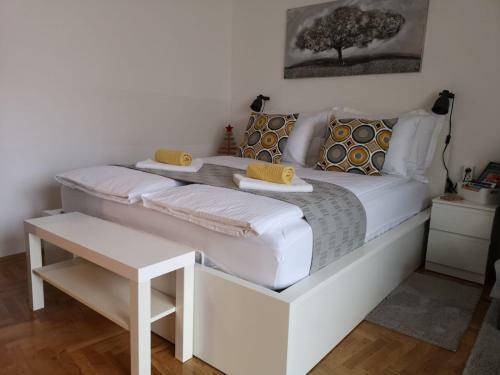 Studio Apartman Comodo