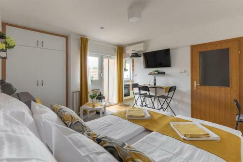Studio Apartman Comodo