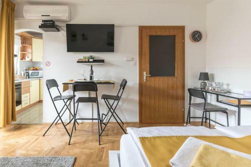 Studio Apartman Comodo